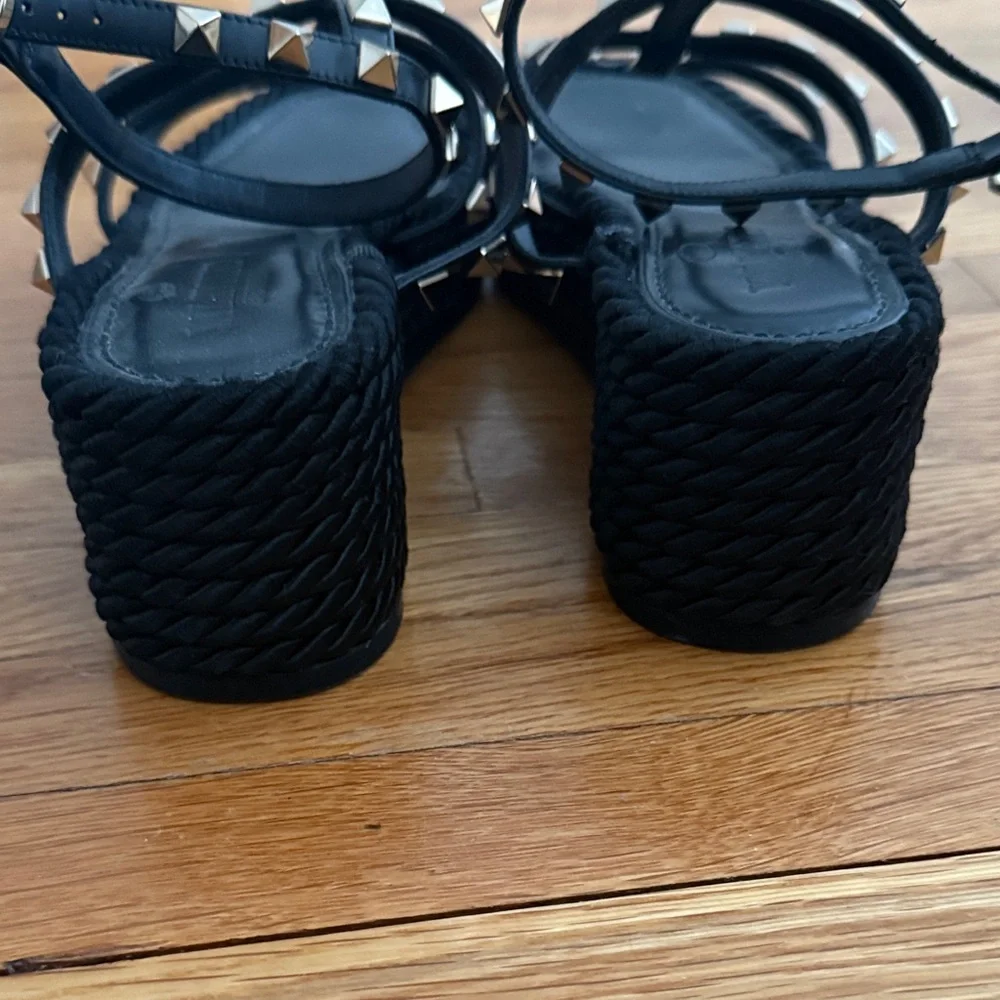 Valentino Garavani Black Sandals with gold Studs - Picture 3 of 6